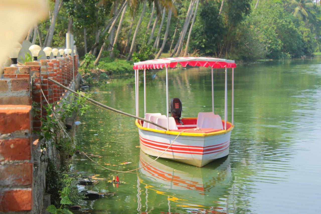 Travancore Island Resort Thiruvananthapuram Eksteriør billede